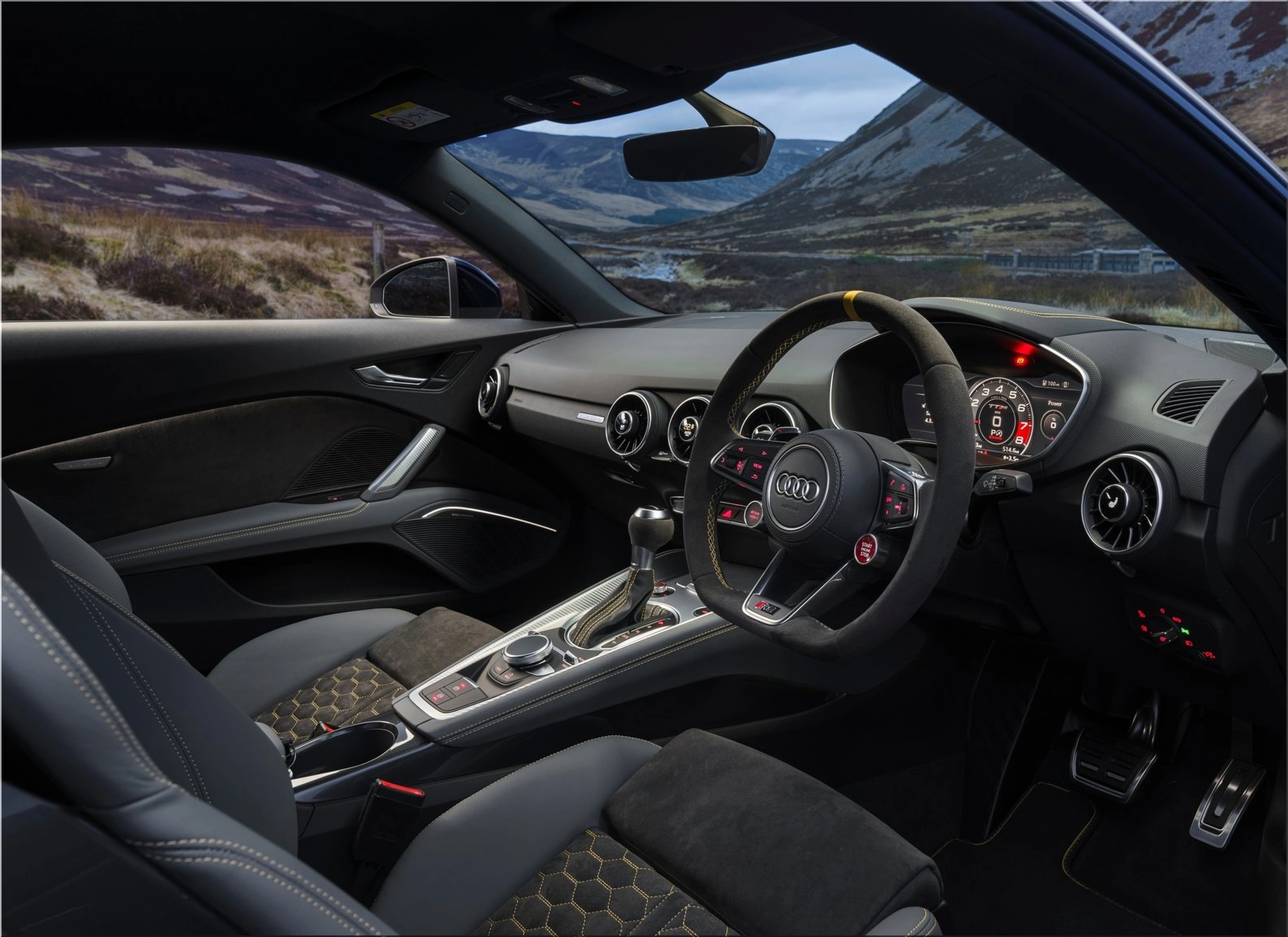 Audi TT Coupe images (6 of 8)